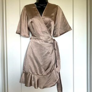Style stalker dress that’s perfect for the holidays around the corner!